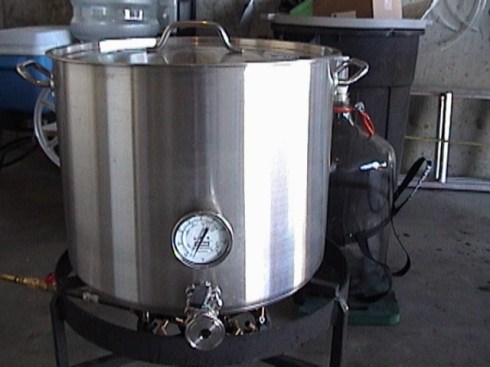 dsc00054 15G Megapot with thermometer and 3 pc ball valve